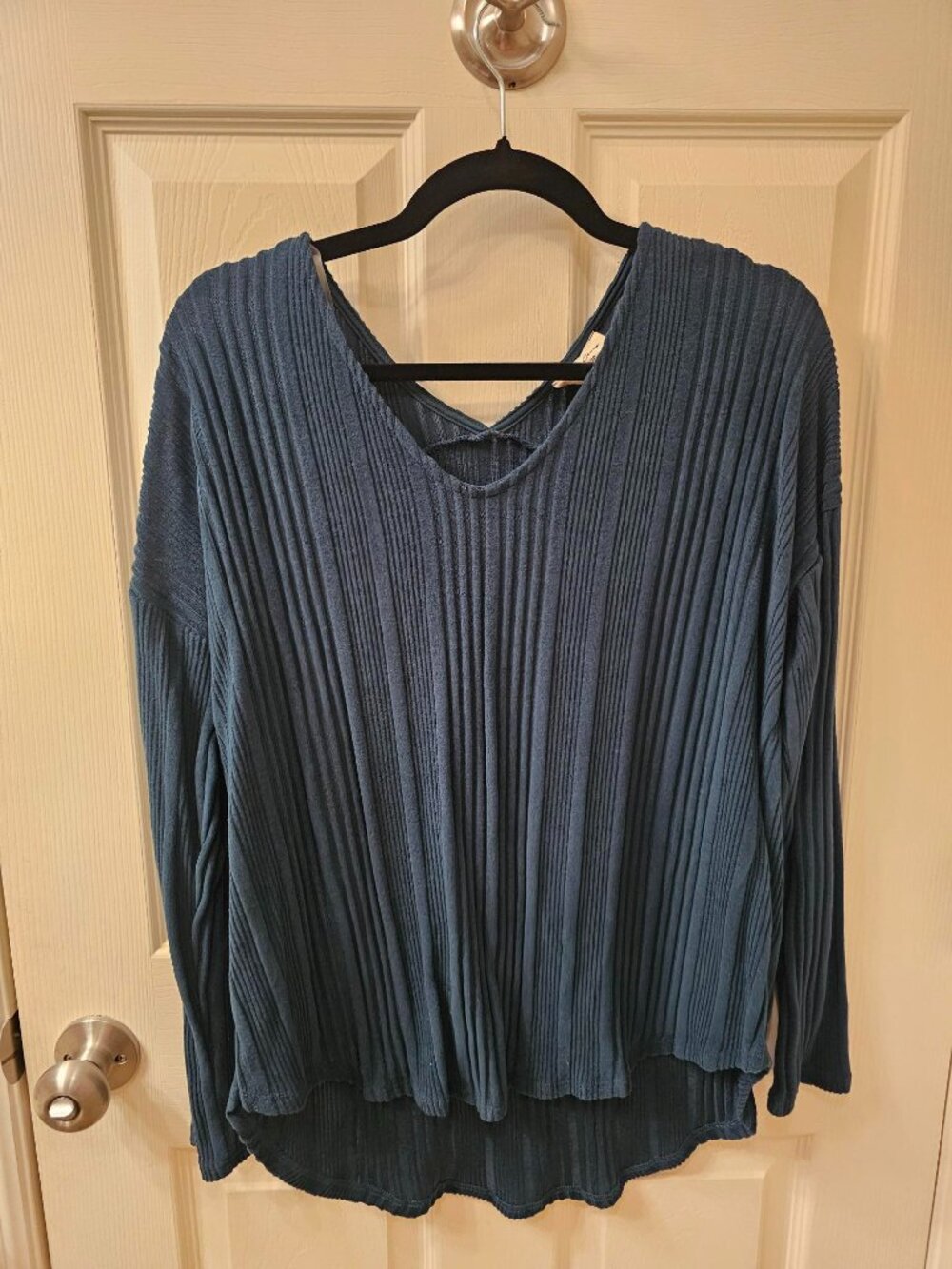 NWOT 143 Story Medium Teal V-Neck Blouse